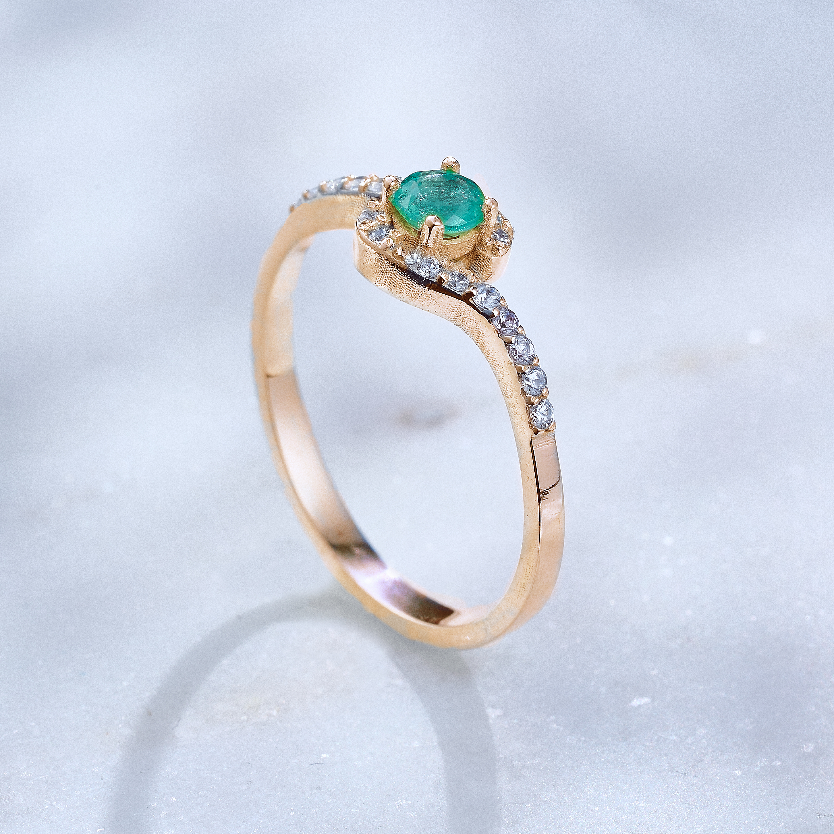 AETERNUM ORO 18K + Esmeralda